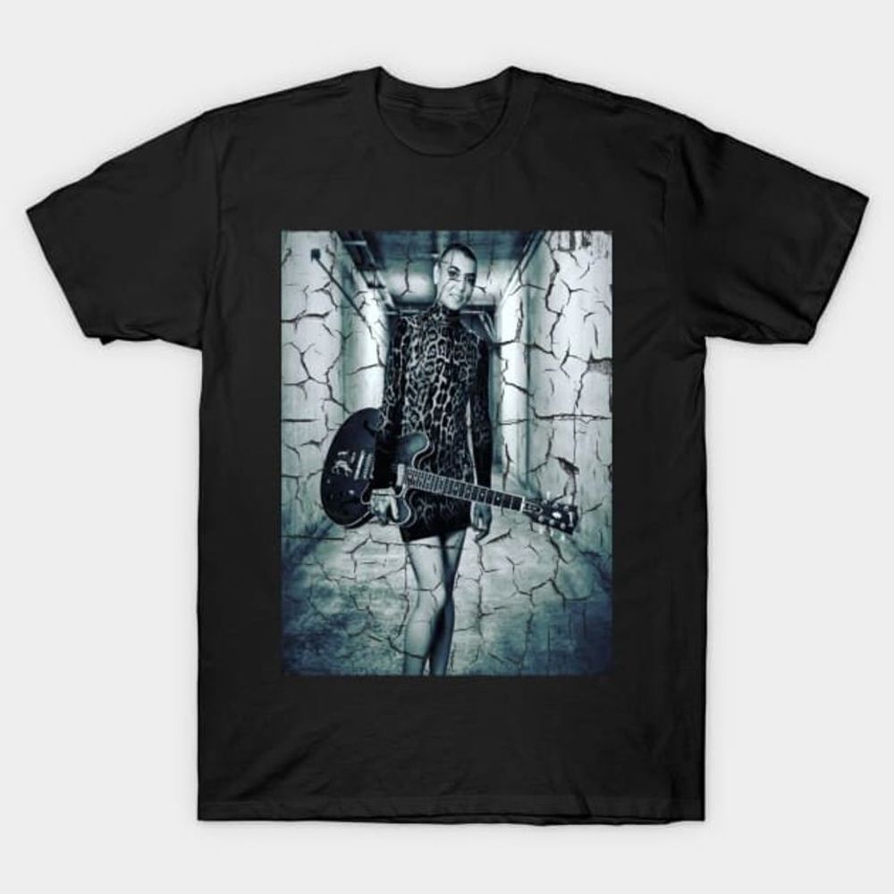 Sinead OConnor 80s Guitar Folk Rock Icon Fan T-Shirt